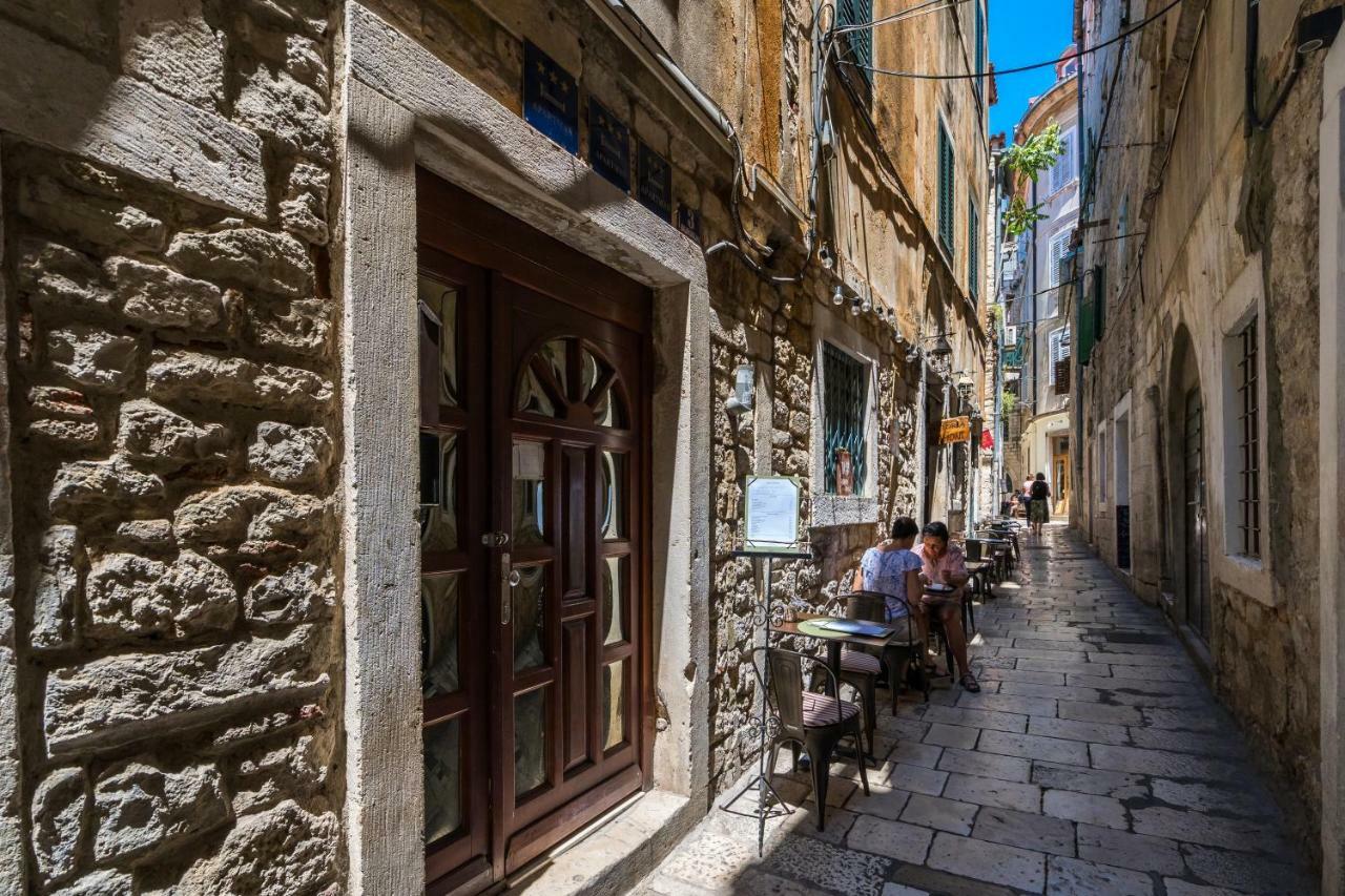 Rooftop City View Apartment In The Palace Walls Split Exterior foto